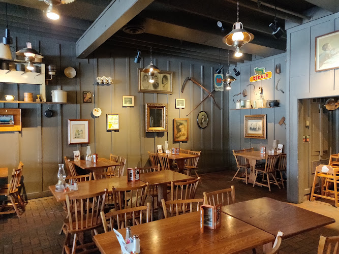 Cracker Barrel Old Country Store - 4765 Beckley Rd, Battle Creek, MI ...