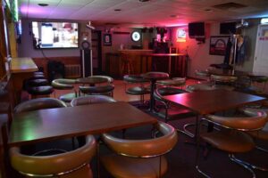 Dolphie's Lounge - Bowling Green