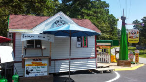 Famous Ed's Food Wagon - Eureka Springs