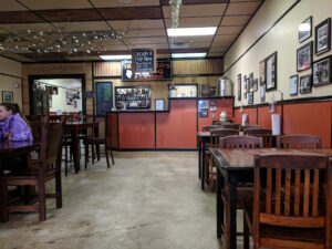 HILLBILLY WILLYS Bar-B-Q - Chattanooga