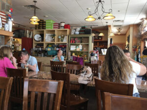 Kneaders Bakery & Cafe - Yuma