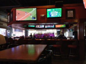 Puckers Sports Pub & Grille - North Canton