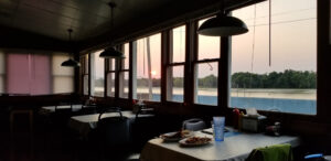 River Port Restaurant & Lounge - Beardstown