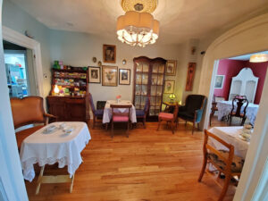 The Pink House Tea Room & Bnb - New Baltimore