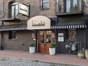 Vic's River Grill - Savannah