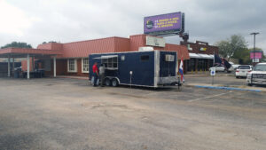 Whistlin' Dixie BBQ Trailer - Lubbock